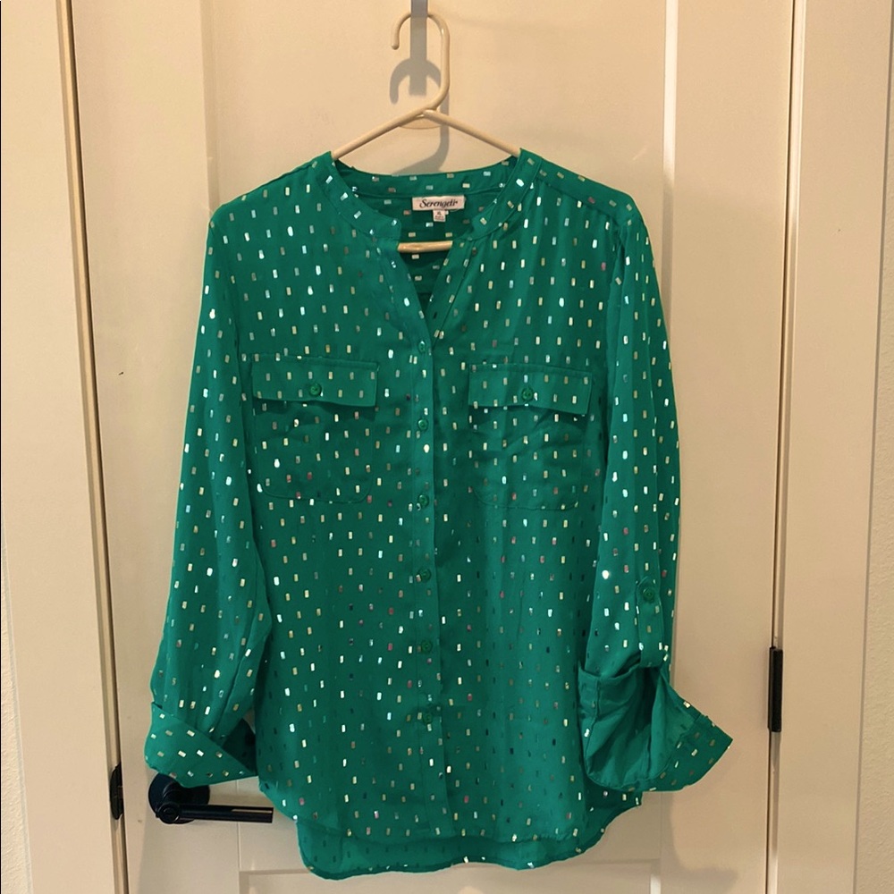 Serengeti Ladies Blouse. Green w/Shiny Silver Pieces. XL. Button Up.